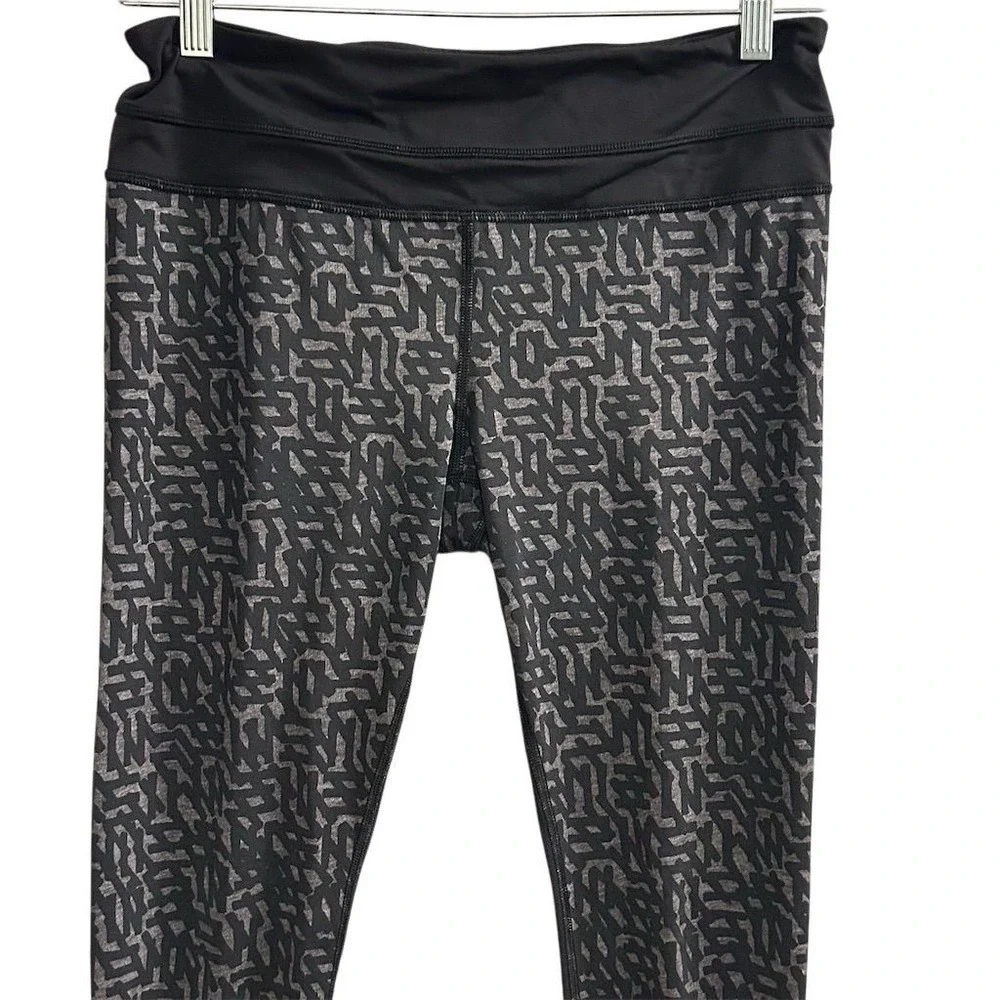 Lululemon Women's Black Inspire Crop Leggings Size 8 Running Yoga‎ Gym
